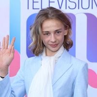 À 15 ans, Billy, le fils de Julie Depardieu et Philippe Katerine, s’affiche en robe rose en couverture d'un célèbre magazine