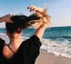 Parmi elles, le sable incrusté dans le cuir chevelu représente un véritable fléau particulièrement inconfortable.
