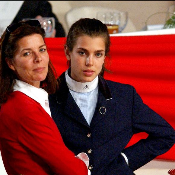 La fille de la princesse Caroline de Monaco Charlotte Casiraghi a donné naissance à un petit garçon qu'elle a eu avec l'acteur et comédien Gad Elmaleh au Centre hospitalier Princesse Grace à Monaco mardi, a-t-on appris mercredi 18 décembre. Photo d'archives : © Marco Piavanotto/WMP/ABACA. 44567-19. Monaco, 11/04/2003. Charlotte Casiraghi et sa mère, la princesse Caroline, lors du 9e jumping international de Monte-Carlo.