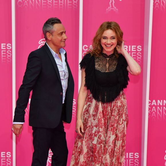 Elle décrit un lien très proche et fusionnel avec l’acteur.

Jean-Michel Tinivelli et Marine Delterme de la série Alice Nevers au photocall du deuxième jour de la 2ème édition du "Canneseries" au palais des Festivals à Cannes, France, le 6 avril 2019. © Bruno Bébert/Bestimage