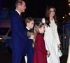 Elle les a accompagnés au Windsor Great Park pour qu'ils assistent au tournage de la série "Harry Potter".

Le prince William, Kate Middleton avec leurs enfants le prince George de Galles, la princesse Charlotte de Galles et le prince Louis de Galles à l'abbaye de Westminster à Londres, le 8 décembre 2023.

Photo : Agence / Bestimage