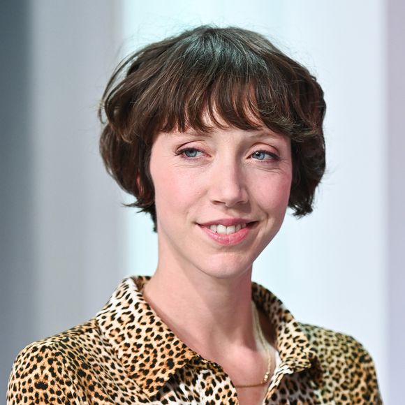 Exclusif - Sara Giraudeau - Enregistrement de l'émission Vivement dimanche au studio Gabriel, présentée par M.Drucker et diffusée sur France 3 le 15 octobre 2023. © Guillaume Gaffiot / Bestimage