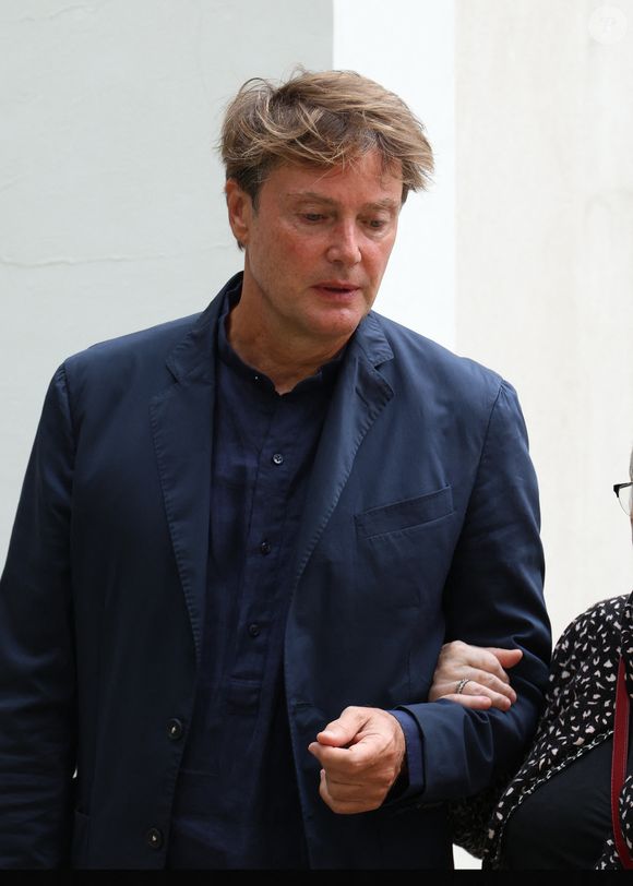 Mais aussi d'émotion pour tout le clan 

Exclusif - Gianguido Baldi le fils adoptif de Macha Meril aux obsèques de sa soeur de Mache Meril , la princesse Hélène Gagarine en la cathédrale Saint-Alexandre-Nevsky, à Paris, France, le 20 août 2025. © Denis Guignebourg/Bestimage