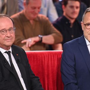 Exclusif - Le président François Hollande et Emmanuel Chanu - Enregistrement de l'émission "Vivement dimanche" aux studios Rive Gauche, présentée par M.Drucker et diffusée le 5 octobre 2025 sur France 3.
Guillaume Gaffiot/Bestimage