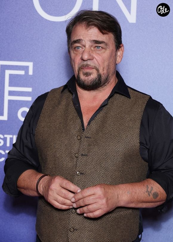 Thierry Godard sur le tapis rouge lors de la 28ème édition du festival de la Fiction à la Rochelle le 17 septembre 2026. © Denis Guignebourg / Bestimage