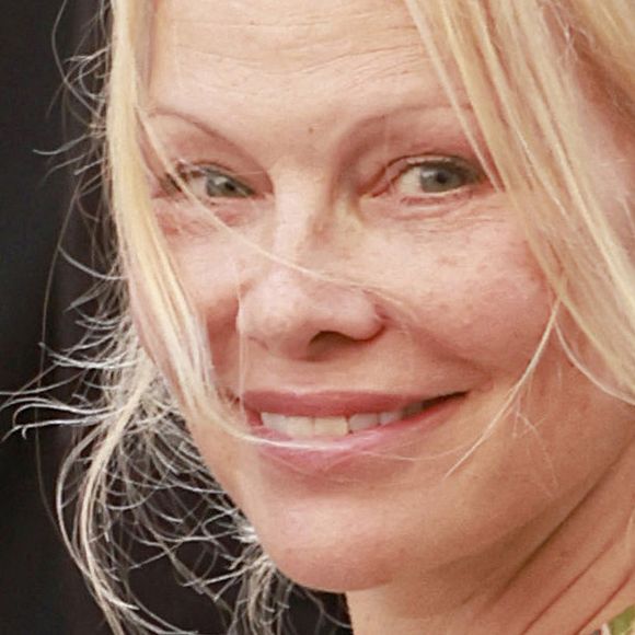 Pamela Anderson - Personnalités au défilé de mode prêt-à-porter Victoria Beckham Printemps/été 2024 lors de la Fashion Week de Paris (PFW) , le 29 septembre 2023. © Christophe Aubert / Bestimage