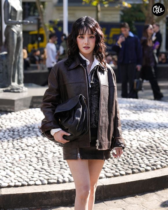 Minnie au défilé Miu Miu prêt-à-porter Femme Printemps-Été 2027 lors de la Fashion Week de Paris, le 4 octobre 2026.

© Lucia Sabatelli / Bestimage