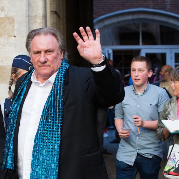 Gérard Depardieu explose de colère face à une journaliste de RTL qui lui posait des questions trop privées, lors d'une cérémonie à l’hôtel de Ville de Bruxelles, honorant sa carrière cinématographique.
Belgique, Bruxelles, 25 juin 2018. ©ALAIN ROLLAND/ IMAGEBUZZ/ BESTIMAGE