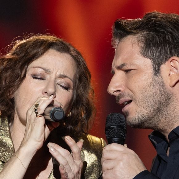Exclusif - Tina Arena et George Perris pour les surprises lors de l'enregistrement de l'émission "La Boîte à secrets", présentée par F.Bollaert et diffusée le 23 janvier sur France 3, dans les studios du Lendit à Saint-Denis, France, le 16 décembre 2025. © Cyril Moreau/Bestimage