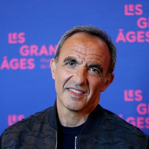 Nikos Aliagas - Vernissage de l'exposition "Les grands âges", photographies de Nikos Aliagas au musée de l'Homme à Paris le 7 avril 2026. © Dominique Jacovides/Bestimage