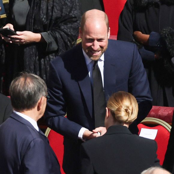 Le prince William était convié aux obsèques du pape François

Les dirigeants et les têtes couronnées, venus du monde entier, assistent aux funérailles du pape François sur la place Saint-Pierre au Vatican à Rome @ Zuma Press/Bestimage