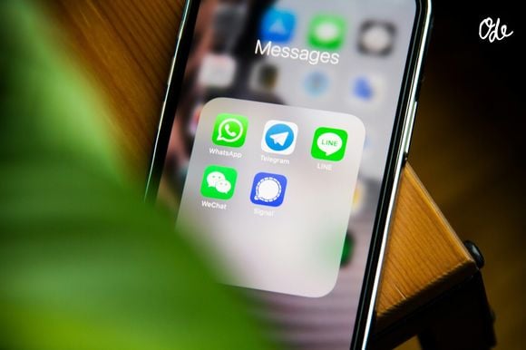La peur d’être mal compris ou jugé peut conduire à relire et modifier ses messages à répétition.

Photo prise par Adem Ay / Unsplash