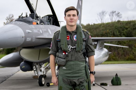 Le Prince héritier Christian vole à bord d'un avion F-16 depuis la caserne de Skrydstrup, le lundi 13 octobre 2025. Ce vol est l'un des derniers vols d'entraînement quotidiens pour l'avion de chasse F16. Plus tard dans l'année, le F-16 sera remplacé par le F-35, qui n'a de place que pour le pilote.  Photo by Ida Marie Odgaard/Ritzau Scanpix/ABACAPRESS.COM