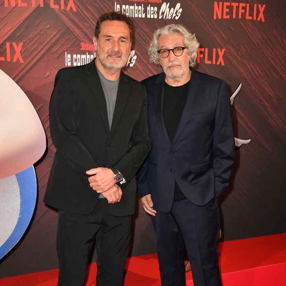 Gilles Lellouche et Alain Chabat - Photocall de la série Netflix "Astérix et Obélix: le combat des chefs" au Cirque d'Hiver Bouglione à Paris le 29 avril 2025. © Veeren/Bestimage