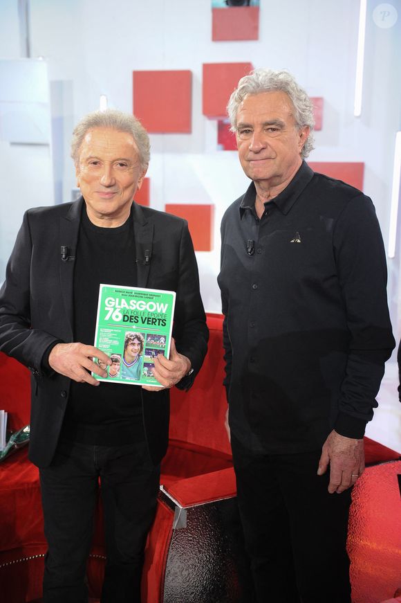 Exclusif - Michel Drucker et Dominiquer Rocheteau lors de l'enregistrement de l'émission Vivement dimanche au studio Rive gauche, présentée par M.Drucker, diffusée sur France 3 le 10 mai 2026, à Paris, France, le 14 avril 2026. © Guillaume Gaffiot/Bestimage