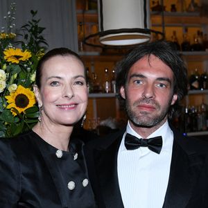 L'ex-compagnon de Carole Bouquet et père de Louis Giacobetti est décédé.

Exclusif - Carole Bouquet et son fils Louis Giacobetti à l a soirée du film "Megalopolis" lors du 77ème Festival International du Film de Cannes.

Photo : Rachid Bellak / Bestimage