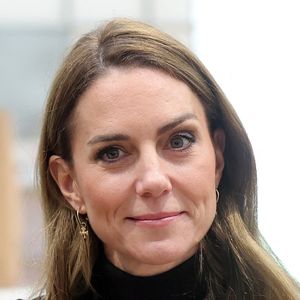 La princesse de Galles déguste du cidre lors d'une visite à Long Meadow Cider à Portadown, Co Armagh, une exploitation familiale qui a évolué d'un producteur de pommes traditionnel à un producteur de cidres, jus et vinaigres artisanaux primés.mardi 14 octobre 2025. Photo by Chris Jackson/PA Wire/ABACAPRESS.COM