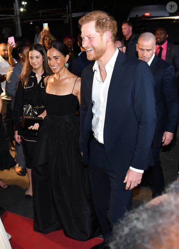 KINGSTON, JAMAÏQUE - Le prince Harry et son épouse Meghan Markle ont fait une apparition surprise à la première mondiale de Bob Marley : One Love, mardi 23 janvier 2024, en Jamaïque. (Backgrid UK/ Bestimage).