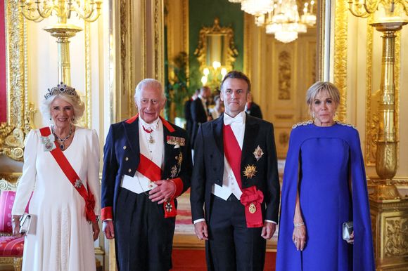 Mardi 8 juillet 2025, le Président français Emmanuel Macron est arrivé au Royaume-Uni dans le cadre d'une visite d'État de trois jours

Le roi Charles III et la princesse consort Camilla Parker Bowles aux côtés d'Emmanuel et Brigitte Macron lors du Banquet d'État organisé en l'honneur du Président français à Londres le mardi 8 juillet 2025. Photo by Ludovic Marin/Pool/ABACAPRESS.COM