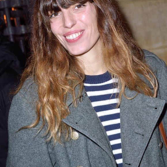 Lou Doillon sort du ministère de la Culture après une cérémonie où Charlotte Gainsbourg a reçu la médaille d'Officier des Arts et des Lettres à Paris, France, le 20 décembre 2017. Photo by Aurore Marechal/ABACAPRESS.COM