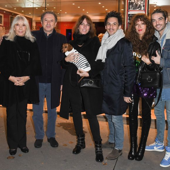 La fille de Dany (Stéfanie née en 1965 de son amour avec Maurice Jarre) et l'équipe médicale ont ainsi tout fait pour ne pas que l'ancienne danseuse n'apprenne la réalité concernant la santé de son mari

Exclusif - Dany Saval avec son mari Michel Drucker, sa fille Stéfanie Jarre avec son compagnon Laurent Arcaro, sa fille Rebecca Jarre et son compagnon au cinéma Mac Mahon à Paris le 27 octobre 2019 pour la projection lors de deux séances exceptionnelles du film "Signé Furax" de Marc Simenon, organisée par Mylène Demongeot en hommage à son défunt mari. © Coadic Guirec/Bestimage