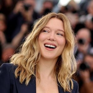 Si Léa Seydoux est incontournable dans le milieu du cinéma, elle est aussi une formidable gravure de mode.

Léa Seydoux - Photocall du film "Le deuxième acte", lors du Festival International du Film de Cannes. JACOVIDES-MOREAU / BESTIMAGE