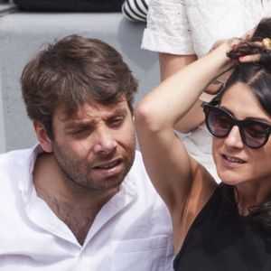 Agathe Lambret et Benjamin Duhamel - Célébrités dans les tribunes de la finale Dames des Internationaux de Tennis de Roland Garros à Paris le 8 juin 2024. © Jacovides-Moreau/Bestimage