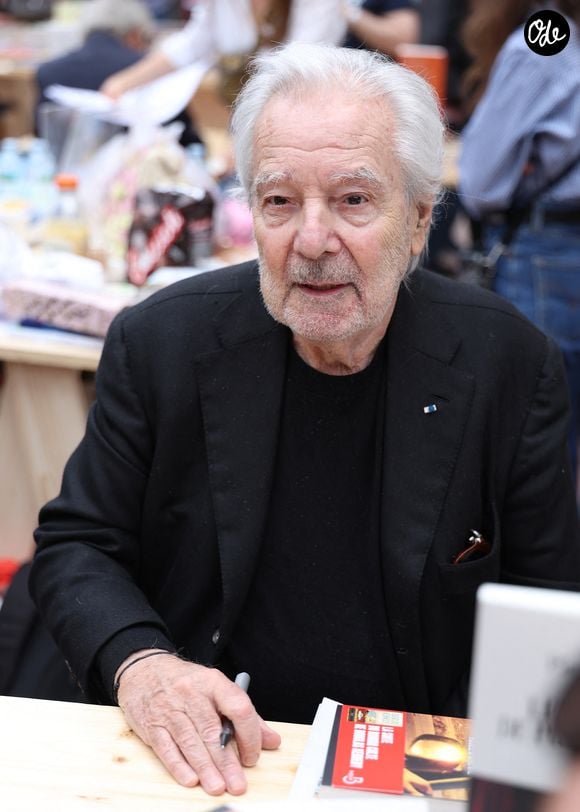 L'acteur, 81 ans, redoute de se voir affaibli par l'âge.
Pierre Arditi lors du Festival du livre le 19 Avril 2026 Denis Guignebourg/BestImage