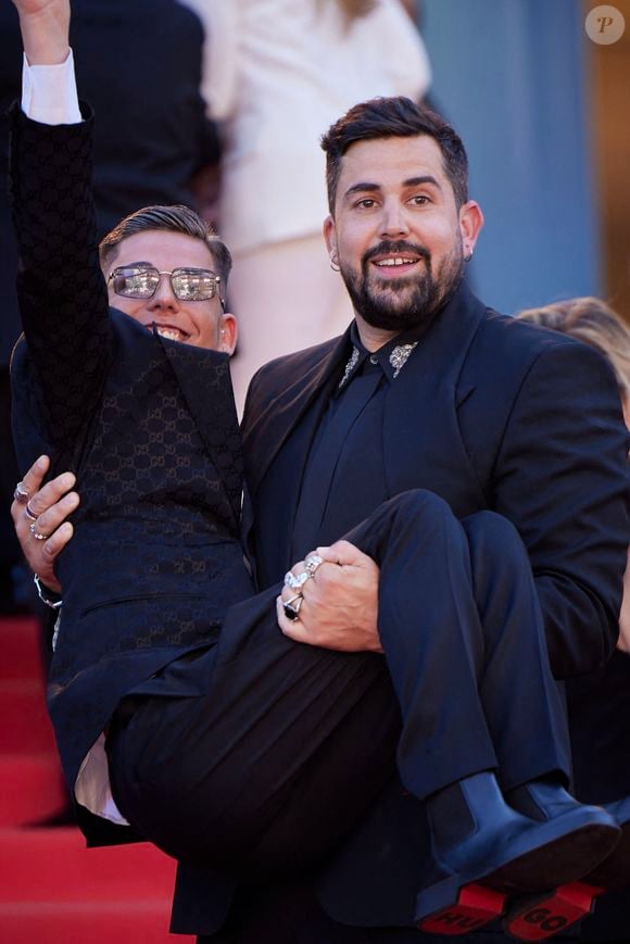 Artus et un des acteurs du film "Un p'tit truc en plus" - Montée des marches du film « Le comte de Monte-Cristo » lors du 77ème Festival International du Film de Cannes, au Palais des Festivals à Cannes. Le 22 mai 2024
© Jacovides-Moreau / Bestimage