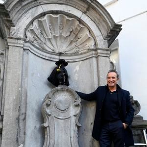 Jean Dujardin reçoit la Médaille d'Honneur de la Ville de Bruxelles et visite le Manneken-pis habillé d'un costume de Zorro pour l'occasion à Bruxelles, Belgique, le 28 novembre 2024. © Didier Lebrun/PhotoNews/Bestimage