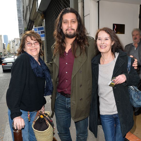 Jane Birkin, Lulu Gainsbourg et Bambou au lancement officiel de l'association Serge Gainsbourg au cabaret Don Camilo à Paris, le 2 avril 2017.

Photo : Guirec Coadic  /Bestimage
