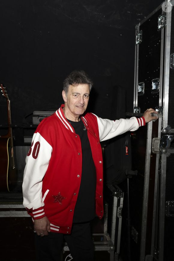 Exclusif - Phil Barney en backstage du concert Stars 80 vs Stars 90 au stade Decathlon Arena à Lille le 6 juin 2025. Ce concert sera diffusé en direct sur M6 le 7 juin 2025

© Jack Tribeca / Bestimage