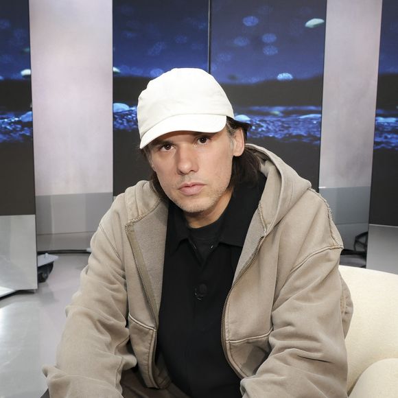 Exclusif - Orelsan, sur le plateau de Clique présenté par M.Achour, et diffusé sur Canal + le 10 novembre 2025, à Paris, France, le 4 novembre 2025. © Jack Tribeca/Bestimage