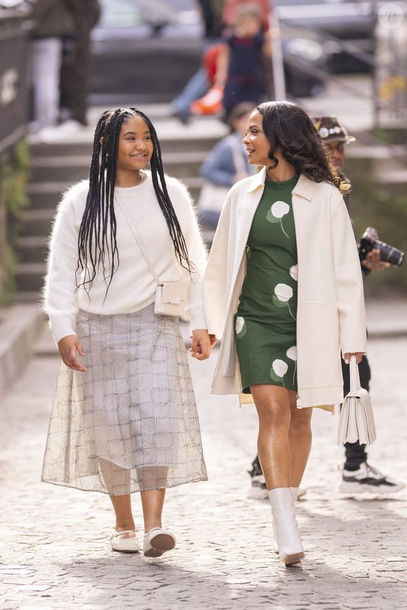 Christina Milian a donc dû bosser dur malgré les aléas du quotidien, notamment sa vie de maman et sa carrière. 

Christina Milian et Violet Madison, sa fille aînée, au défilé Akris lors de la Fashion Week de Paris, le 9 mars 2025.

© Pierre Perusseau / Tiziano da Silva / Bestimage