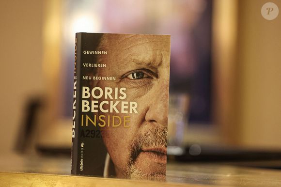 Boris Becker et sa femme Lilian de Carvalho Monteiro (enceinte) lors de la présentation du livre "Inside" de Boris Becker au cinéma Delphi LUX à Berlin le 11 septembre 2025.

© Imago / PsnewZ / Bestimage