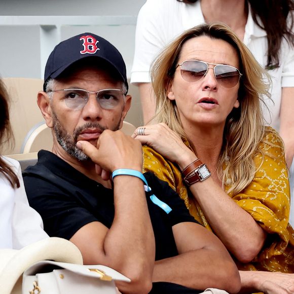 Ex de Marc Lavoine avec lequel elle a été mariée, Sarah Poniatowski est devenue avec lui la mère de trois enfants : Yasmine, Roman, et Milo

Roschdy Zem et sa compagne Sarah Lavoine en tribunes des Internationaux de France de tennis de Roland Garros à Paris. © Jacovides-Moreau/Bestimage