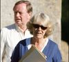 Mais la royauté a ses règles et Camilla un autre homme dans sa vie, Andrew Parker Bowles.

La duchesse de Cornouailles, Camilla Parker Bowles, et son ex-mari Andrew Parker Bowles lors des répétitions du mariage de leur fille Laura Parker Bowles avec Harry Lopes, le 5 mai 2006. © Goff Inf / Bestimage