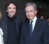 Il a suivi les traces de son père en travaillant pour LVHM...

Antoine Arnault et Bernard Arnault au Front Row du défilé Christian Dior Collection Femme Prêt-à-Porter Printemps/Eté 2026 lors de la Fashion Week de Paris (PFW), dans le Jardin des Tuileries, à Paris, France, le 1er octobre 2025. © Bertrand Rindoff/Bestimage