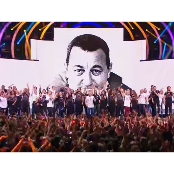 Mais cela est dû à sa tournée
Le clip d'"On fait le show", l'hymne 2018 des Enfoirés.