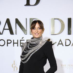 Malika Ménard affiche son ventre rond pour une belle soirée

Malika Ménard enceinte - Première édition des Trophées Madame – Le Grand Dîner dans le cadre prestigieux de l'hôtel Peninsula à Paris. Cet événement d’exception a réuni des figures influentes du monde de la culture, du sport, du luxe et de l’entrepreneuriat, venues célébrer les femmes qui façonnent et inspirent notre époque.
Placée sous le signe de l’excellence, de l’innovation et de l’audace, cette soirée a mis à l’honneur des personnalités féminines remarquables, sélectionnées pour leur impact et leur engagement dans leur domaine respectif.
Le trophée exclusif des « Trophées Madame » a été conçu par l’artiste de street art Leloluce, incarnant la force et la résilience des femmes d’aujourd’hui.
Les lauréates ont été choisies par un comité d’expertes influentes, issues du mouvement Women With Impact et reconnues pour leur discernement et leur engagement en faveur de la promotion des femmes. © Cyril Moreau/Bestimage