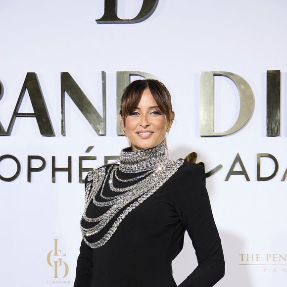 Malika Ménard affiche son ventre rond pour une belle soirée

Malika Ménard enceinte - Première édition des Trophées Madame – Le Grand Dîner dans le cadre prestigieux de l'hôtel Peninsula à Paris. Cet événement d’exception a réuni des figures influentes du monde de la culture, du sport, du luxe et de l’entrepreneuriat, venues célébrer les femmes qui façonnent et inspirent notre époque.
Placée sous le signe de l’excellence, de l’innovation et de l’audace, cette soirée a mis à l’honneur des personnalités féminines remarquables, sélectionnées pour leur impact et leur engagement dans leur domaine respectif.
Le trophée exclusif des « Trophées Madame » a été conçu par l’artiste de street art Leloluce, incarnant la force et la résilience des femmes d’aujourd’hui.
Les lauréates ont été choisies par un comité d’expertes influentes, issues du mouvement Women With Impact et reconnues pour leur discernement et leur engagement en faveur de la promotion des femmes. © Cyril Moreau/Bestimage