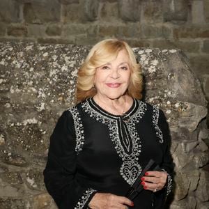 avant d’ajouter : "Nous songeons à nous installer ici avec mon époux."

Exclusif - Nicoletta en backstage de l'enregistrement de l’émission La Grande Fête de Carcassonne, diffusée le samedi 6 septembre à 21.10 sur France 2, dans la Cité Médiévale de Carcassonne, France, le 24 juin 2025. © Jack Tribeca/Bestimage