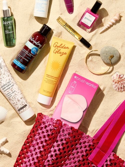 Vous partez à la plage ? Découvrez les indispensables à avoir dans son sac pour garder une peau éclatante !
