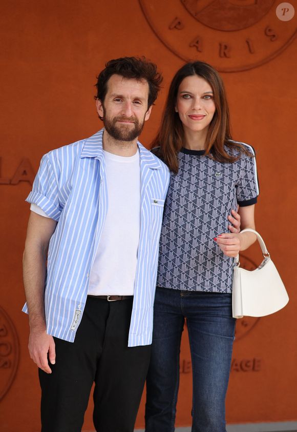 Pablo Mira et sa compagne Lisa Brunet au village lors des Internationaux de France de Tennis de Roland Garros 2025. Paris, le 29 mai 2025.
© Moreau/Jacovides/Bestimage