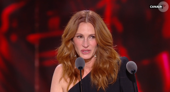 A noter que Julia Roberts a remporté un César d'honneur 

Un César d'honneur a été remis à l'actrice américaine Julia Roberts, "César 2025", capture d'écran Canal+.