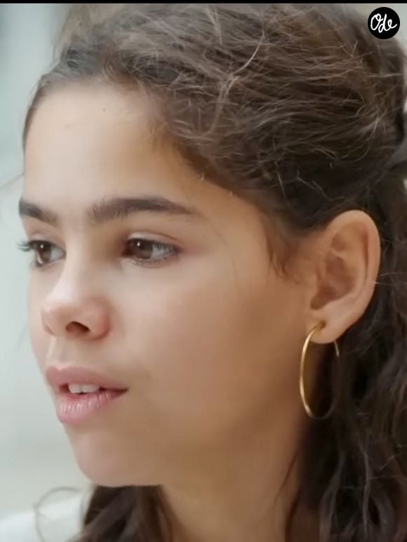 Ce samedi 26 septembre, la fille de Jamel Debbouze et Mélissa Theuriau participera à la demi-finale de la saison 12 sur TF1. 

Lila Debbouze (en blanc), la fille de Mélissa Theuriau et Jamel Debbouze, fait une première apparition remarquée à la télévision dans le documentaire Le Temps des femmes, diffusé sur France 2 et produit par sa mère. © Capture TV France 2 via Bestimage