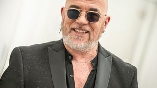 Pascal Obispo : Découvrez sa propriété au Cap-Ferret, entre studio de musique, court de padel et poulailler, une bulle de vie paisible et créative