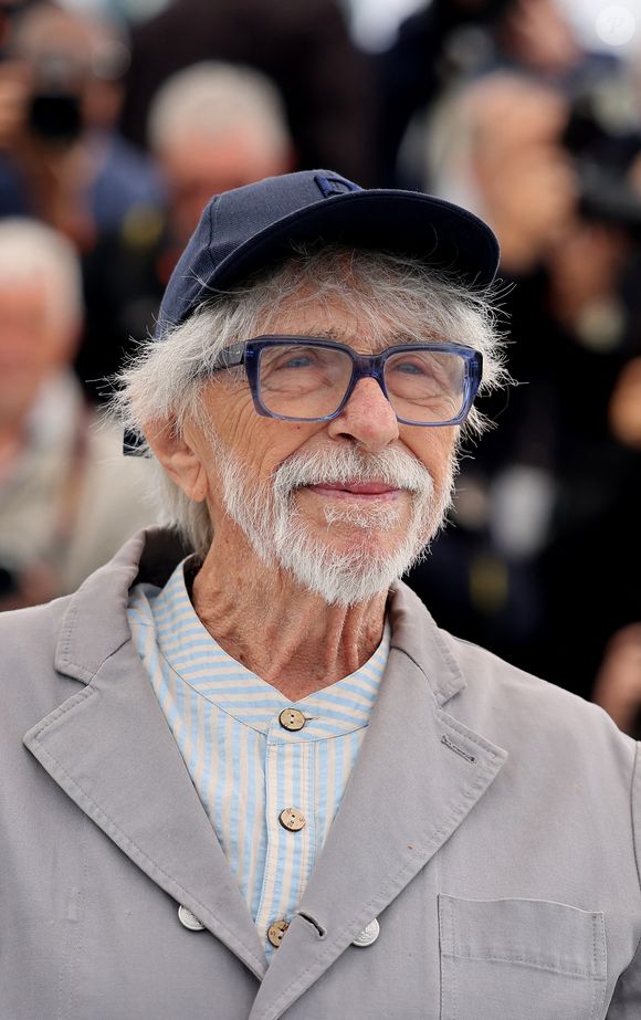 Pierre Richard au photocall du film "L'Homme Qui A Vu L'Ours Qui A Vu L'Homme" lors du 78ème Festival International du Film de Cannes, au Palais des Festivals à Cannes, France, le 22 mai 2025. © Jacovides-Moreau/Bestimage
