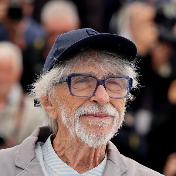 Pierre Richard au photocall du film "L'Homme Qui A Vu L'Ours Qui A Vu L'Homme" lors du 78ème Festival International du Film de Cannes, au Palais des Festivals à Cannes, France, le 22 mai 2025. © Jacovides-Moreau/Bestimage
