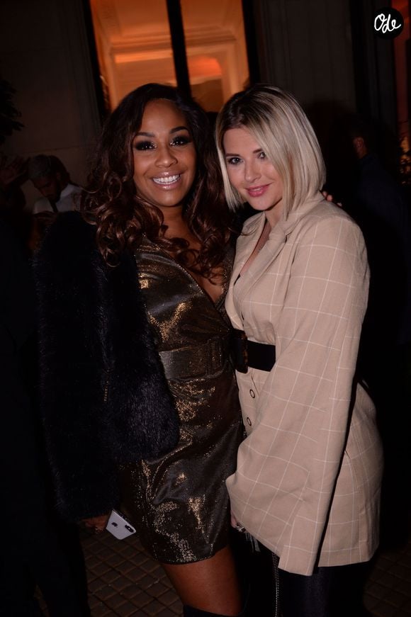 De quoi prendre pleinement soin de ses deux merveilles. 

Exclusif - Ludivine Retory et Kelly Vedovelli - Eleven Paris présente "Artmakers" aux Salons Hoche à Paris le 27 novembre 2019. Elevenparis présente une nouvelle collaboration avec le styliste A. Travia, une collection de vêtements à l'esprit rock baptisée Artmakers. © Rachid Bellak/Bestimage